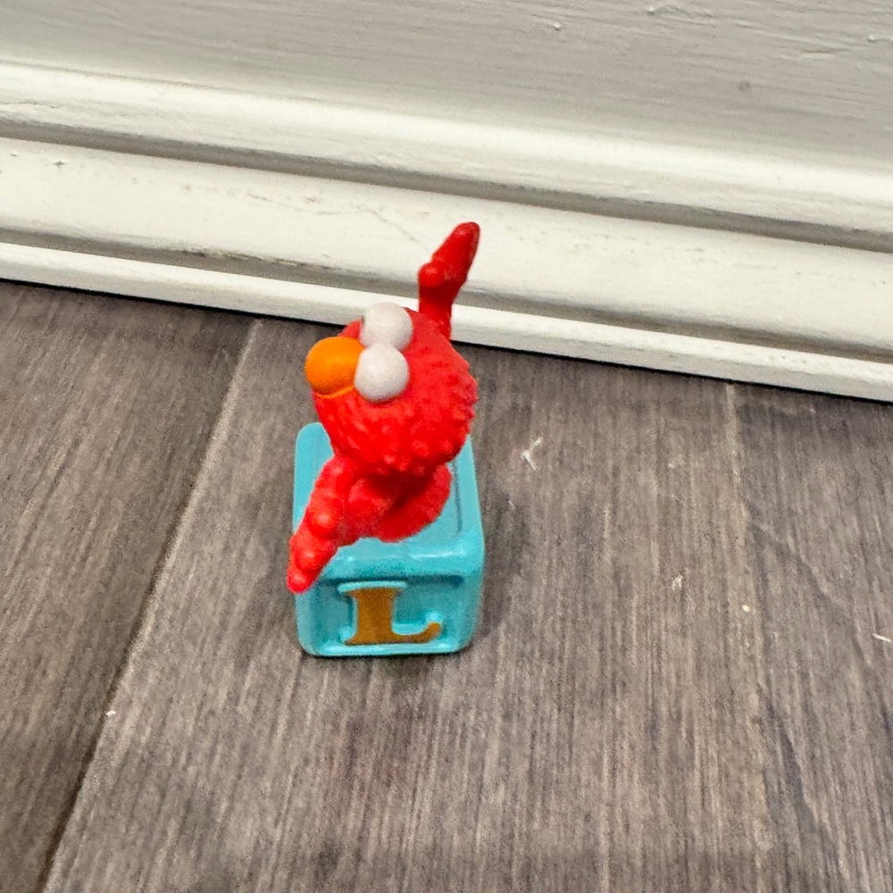 Sesame Street Tonie Box Red Elmo on Blue Block Toy Music Kids Toddler - Picture 2 of 5